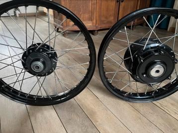 Yamaha SR 500 set gemodificeerde wielen beschikbaar voor biedingen
