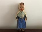 Oud poppetje oude pop met kleertjes, Verzamelen, Poppen, Ophalen of Verzenden, Gebruikt, Pop