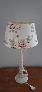 Lampenkap met roze roosjes., Huis en Inrichting, Lampen | Tafellampen, Ophalen of Verzenden, Zo goed als nieuw, Minder dan 50 cm