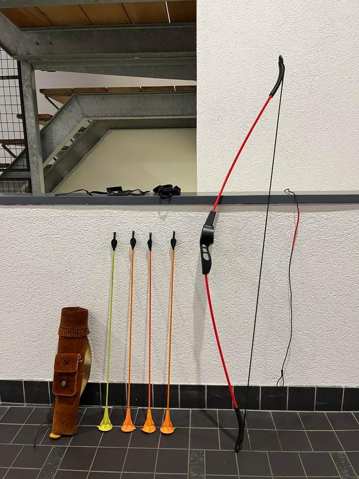 Pijl en boog + pijlenkoker, Sport en Fitness, Handboogschieten, Gebruikt, Ophalen of Verzenden