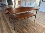 Presentatie tafel (hout & staal), 2 laags (winkelinrichting), Huis en Inrichting, Ophalen, Gebruikt, Rechthoekig