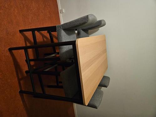 IKEA TOMMAYARD hoge tafel met 4 hoge krukken, Huis en Inrichting, Tafels | Statafels, Gebruikt, Ophalen