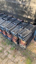 Kruispannen, mat zwart verglaasd, Doe-het-zelf en Verbouw, Dakpannen en Dakbedekking, Ophalen, Steen of Klei, Zwart, Zo goed als nieuw