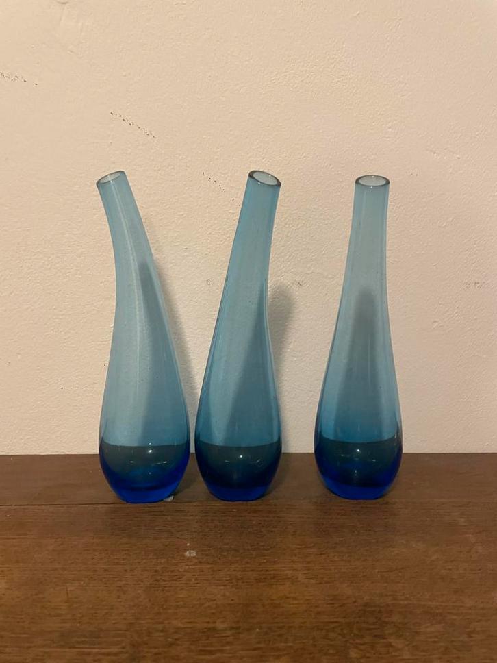 Vintage IKEA Blenko Stijl Vazen, Huis en Inrichting, Woonaccessoires | Vazen, Gebruikt, Blauw, Minder dan 50 cm, Glas, Ophalen of Verzenden