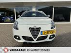 Alfa romeo Giulietta 1.4 T Distinctive, Voorwielaandrijving, Gebruikt, Wit, Origineel Nederlands