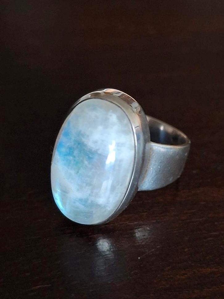 Zilveren ring (925) met maansteen, Sieraden, Tassen en Uiterlijk, Ringen, Zo goed als nieuw, Dame, 18 tot 19, Zilver, Zilver, Verzenden