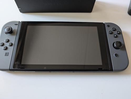 Nintendo Switch met toebehoren en games, Spelcomputers en Games, Spelcomputers | Nintendo Switch, Gebruikt, Switch Original, Met 2 controllers