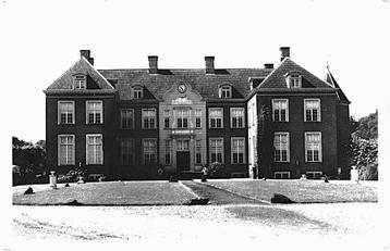 913951	Lochem	Gld 1956 Kasteel	Arpsen	Ampsen 1956	niet gelop beschikbaar voor biedingen