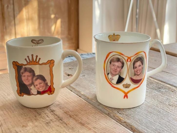 2 x mok Koningshuis. Alexander en Maxima Orange collection, Verzamelen, Koninklijk Huis en Royalty, Zo goed als nieuw, Servies