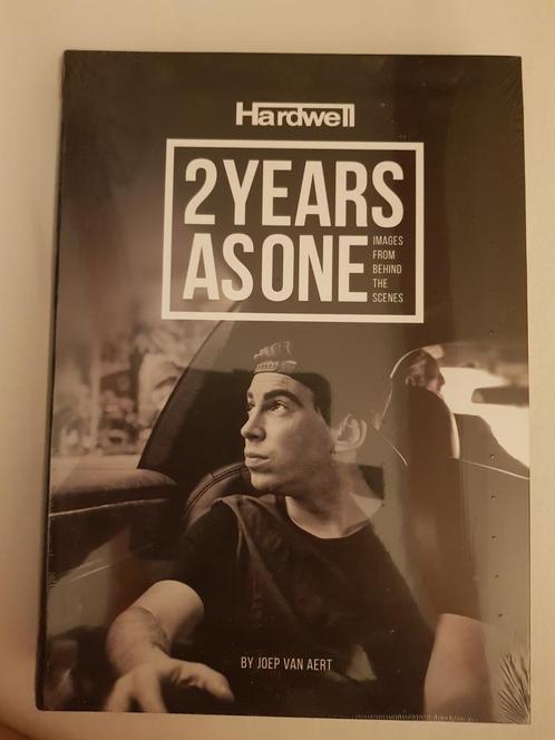 Hardwell 2 years as one, nieuw in verpakking!, Boeken, Kunst en Cultuur | Fotografie en Design, Zo goed als nieuw, Fotografen