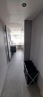 Tegels badkamer grijs en marmer, Huizen en Kamers, Kamers te huur