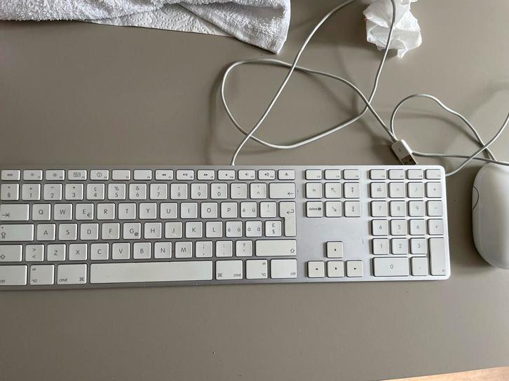 Apple Toetsenbord & Muis Set, Computers en Software, Toetsenborden, Gebruikt, Qwerty, Bedraad, Toetsenbord en muis-set, Ophalen of Verzenden