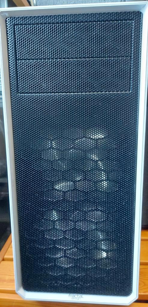 Rtx3060 i7 11700 windows 10 pc

Workstation / desktop (game), Computers en Software, Desktop Pc's, Zo goed als nieuw, 3 tot 4 Ghz