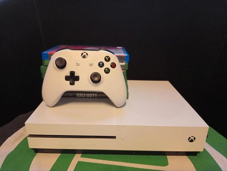 Xbox One+Controller+games, Spelcomputers en Games, Spelcomputers | Xbox One, Gebruikt, Xbox One, 500 GB, Met 1 controller, Met games