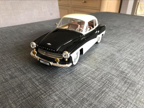Revell 1/18 wartburg zwart-wit zonder doos, Hobby en Vrije tijd, Modelauto's | 1:18, Zo goed als nieuw, Auto, Revell, Ophalen