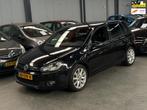 Volkswagen Golf 1.2 TSI Highline BlueMotion 6Bak Nieuwe APK, Voorwielaandrijving, Euro 5, Zwart, 4 cilinders