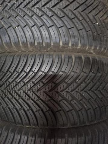 4 bijna nieuwe Vredestein Quatrac 225/55R16 95V all-season b beschikbaar voor biedingen