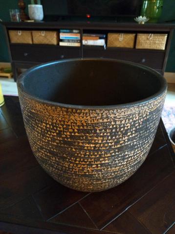 Grote Plantenpot - Stijlvol & Ruim beschikbaar voor biedingen