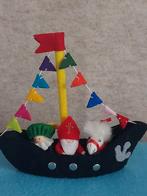 Sint, Piet en Ozosnel op een bootje van wolvilt, Ophalen of Verzenden, Nieuw