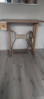 Antieke naaimachine tafel, Ophalen of Verzenden