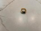 Goudenkleurige zegelring met zwarte steen, Sieraden, Tassen en Uiterlijk, Ringen, 20 of groter, Met edelsteen, Heer, Ophalen of Verzenden