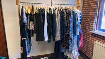 Sara kleding  beschikbaar voor biedingen