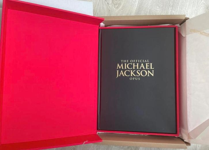 Michael Jackson Opus, Verzamelen, Muziek, Artiesten en Beroemdheden, Nieuw, Boek, Tijdschrift of Artikel, Ophalen