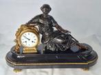 Antieke Pendule met Bronzen Beeld en Marmeren Voet, Antiek en Kunst, Antiek | Klokken, Ophalen of Verzenden