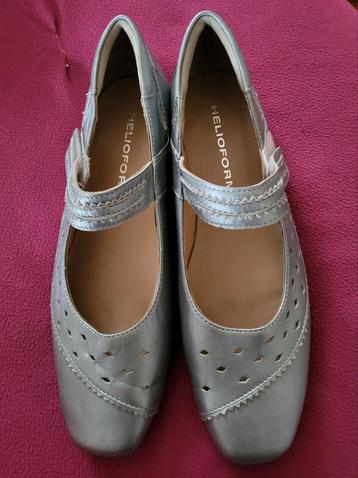 Prachtige HELIOFORM instappers maat 8.5 beschikbaar voor biedingen