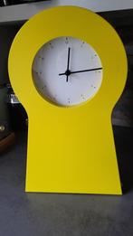 Ikea klok geel keyhole zgan, Huis en Inrichting, Woonaccessoires | Klokken, Staande klok, Analoog, Zo goed als nieuw, Ophalen
