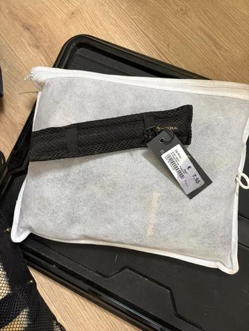 De Kroo kinbeschermer maat full beschikbaar voor biedingen