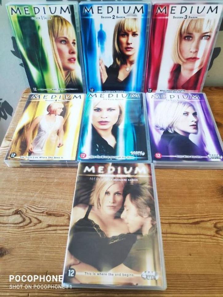MEDIUM SEIZOEN 1 T/M 6 - DE COMPLETE SERIE + THE FINAL, Cd's en Dvd's, Dvd's | Tv en Series, Zo goed als nieuw, Actie en Avontuur