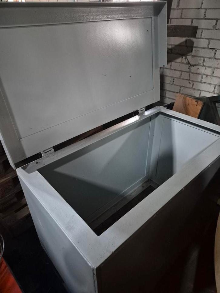 Stalen bak pakket bak zeer robust! Opslag, Doe-het-zelf en Verbouw, Kratten en Dozen, Ophalen of Verzenden