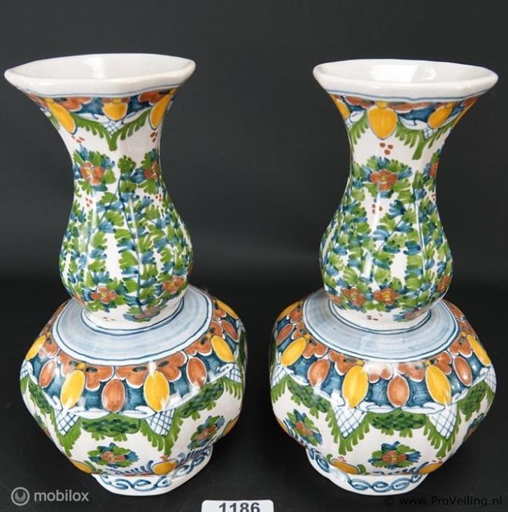 Online Veiling: Paar oude/antieke Makkum kastvazen, Antiek en Kunst, Antiek | Vazen