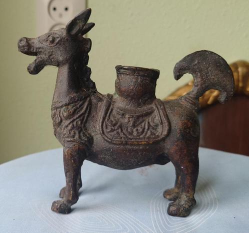 Bodemvondst? Heel oud bronzen Indonesisch kandelaar, paardje, Antiek en Kunst, Kunst | Beelden en Houtsnijwerken, Ophalen of Verzenden