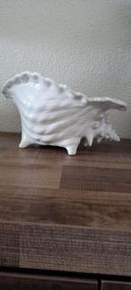 Bloempot in de vorm van een schelp, Wit, Aardewerk of Porselein, Ophalen of Verzenden, Zo goed als nieuw