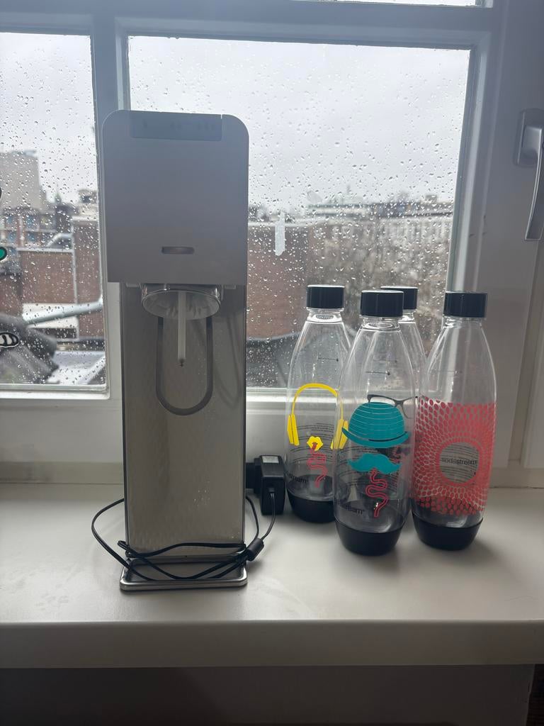 Sodastream met 4 flessen, Ophalen of Verzenden, Gebruikt