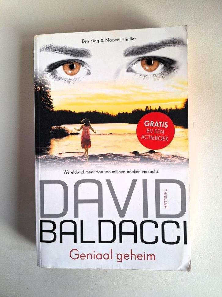Geniaal geheim – David Baldacci, Boeken, Thrillers, Zo goed als nieuw, Ophalen of Verzenden