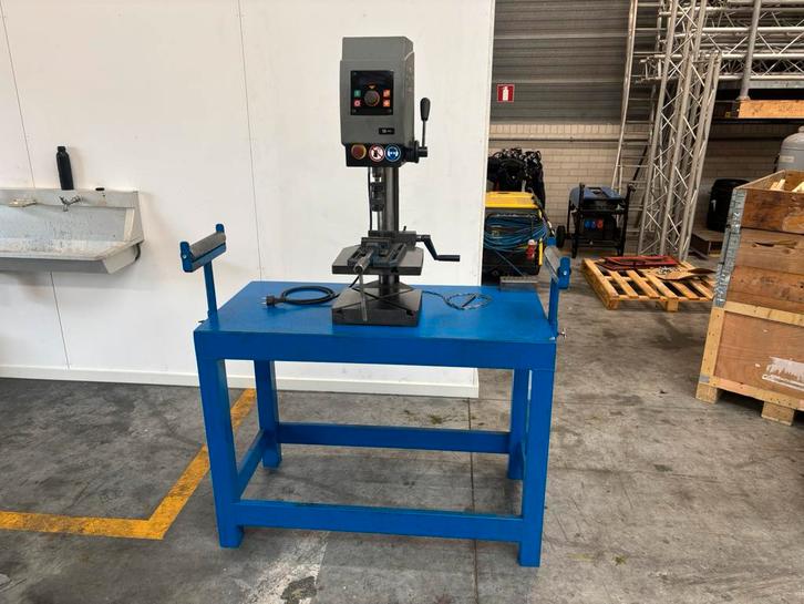 Flott 13 plus tafelboor, kolomboor met tafel ALS NIEUW!, Doe-het-zelf en Verbouw, Gereedschap | Boormachines, Kolomboormachine