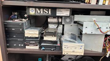 Retro PC Onderdelen: Voedingen & CD/DVD Drives beschikbaar voor biedingen