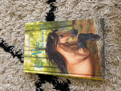Christine Linneweever - Nola met hart en ziel, Boeken, Kinderboeken | Jeugd | 10 tot 12 jaar, Zo goed als nieuw, Ophalen of Verzenden