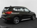 BMW X1 SDrive 2.0i X Line | Clima | Leder | Cruise | Head-up, 1998 cc, 1800 kg, Euro 6, Bruin