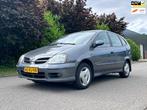 Nissan Almera Tino 1.8 Visia Clima*NAP*Trekhaak*Dealer onder, Auto's, Nissan, 65 €/maand, 4 cilinders, Almera Tino, 116 pk