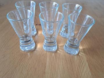 glazen likeur glaasjes beschikbaar voor biedingen