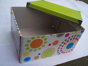 OPBERGDOOS Karton +Deksel metaalbeslag 35 x 28½ x 17cm. Doos beschikbaar voor biedingen