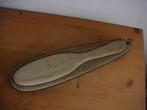 Ouderwetse beige fluwelen kledingborstel op hanger, Ophalen of Verzenden