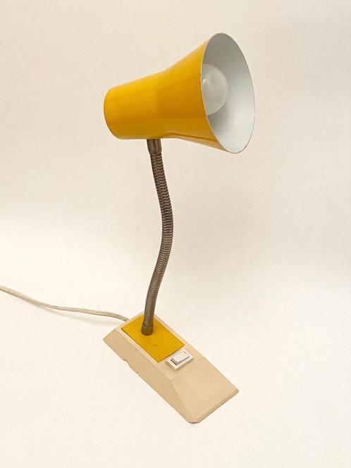 Geel vintage Anvia Mid-Century bureau-/hanglampje, Huis en Inrichting, Lampen | Tafellampen, Gebruikt, Minder dan 50 cm, Kunststof