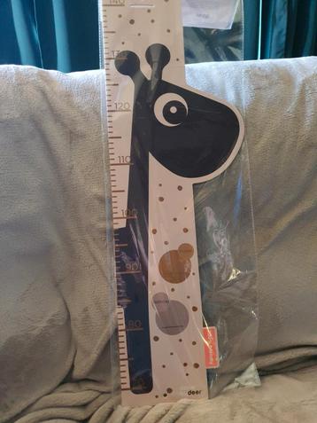 Done by Deer groeimeter beschikbaar voor biedingen