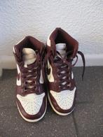 Nike Jordans hoge dames sneakers maat 39 Als nieuw, Kleding | Dames, Schoenen, Nike Air Jordan, Ophalen of Verzenden, Rood, Sneakers of Gympen