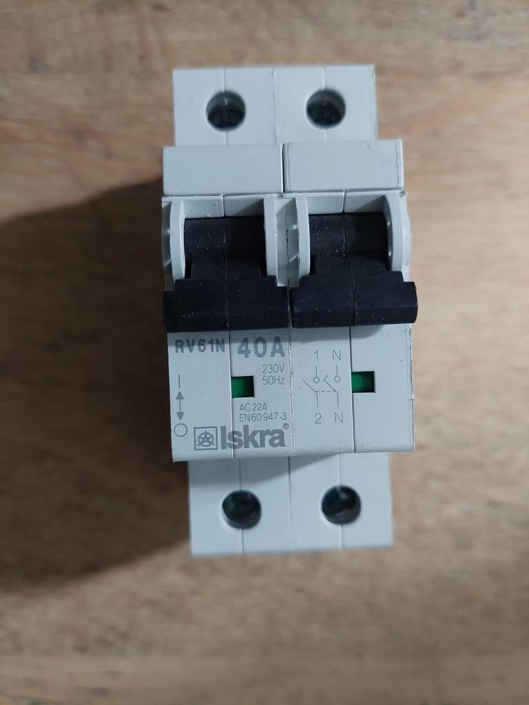 Iskra RV61N 40A Stroomonderbreker, Ophalen of Verzenden